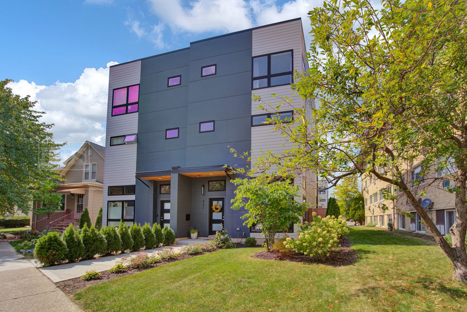 231 Des Plaines Avenue — Forest Park, IL 60130