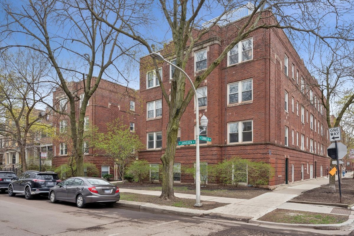 3456 JANSSEN Avenue, Chicago, IL 60657