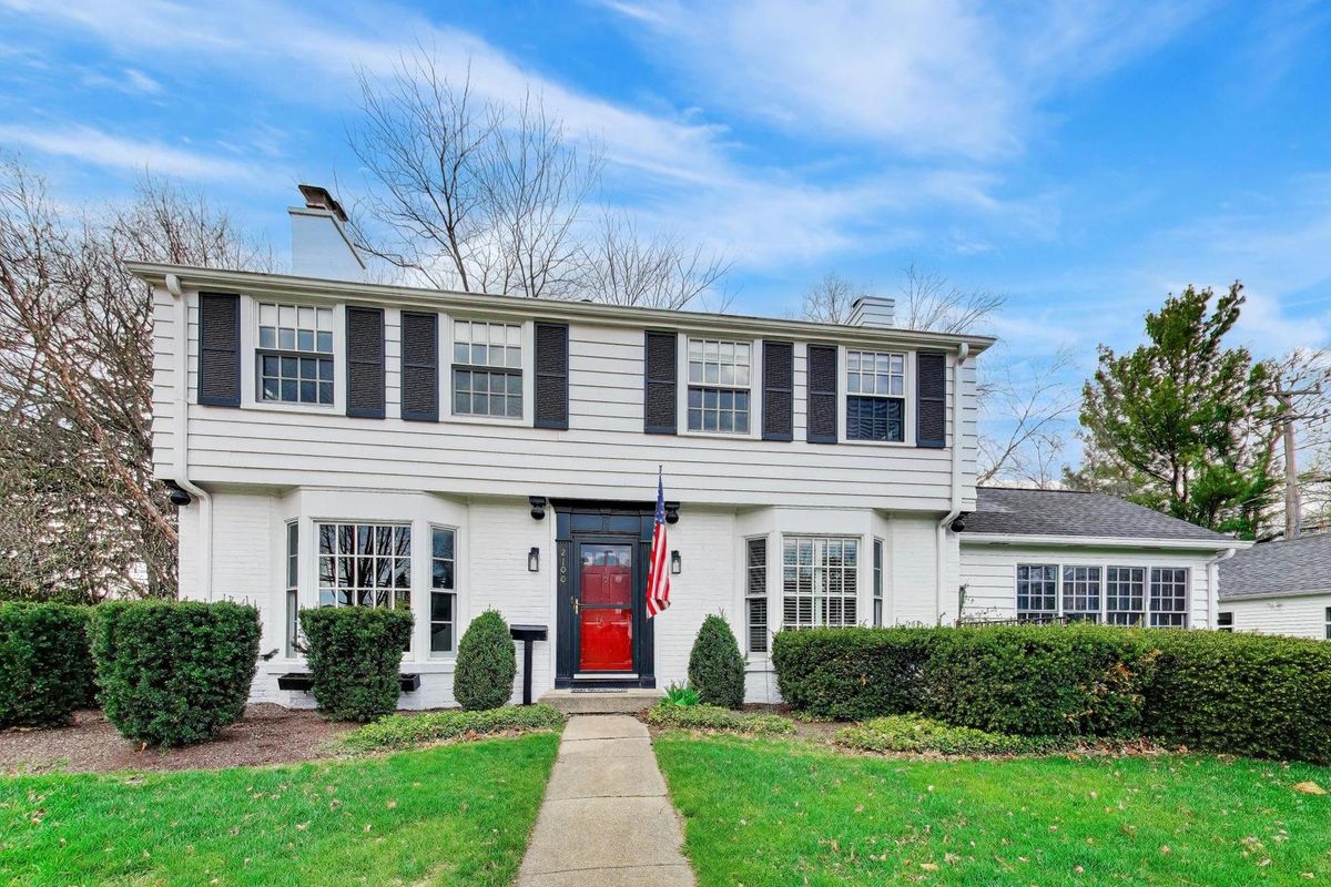 2100 ELMWOOD Avenue, Wilmette, IL 60091
