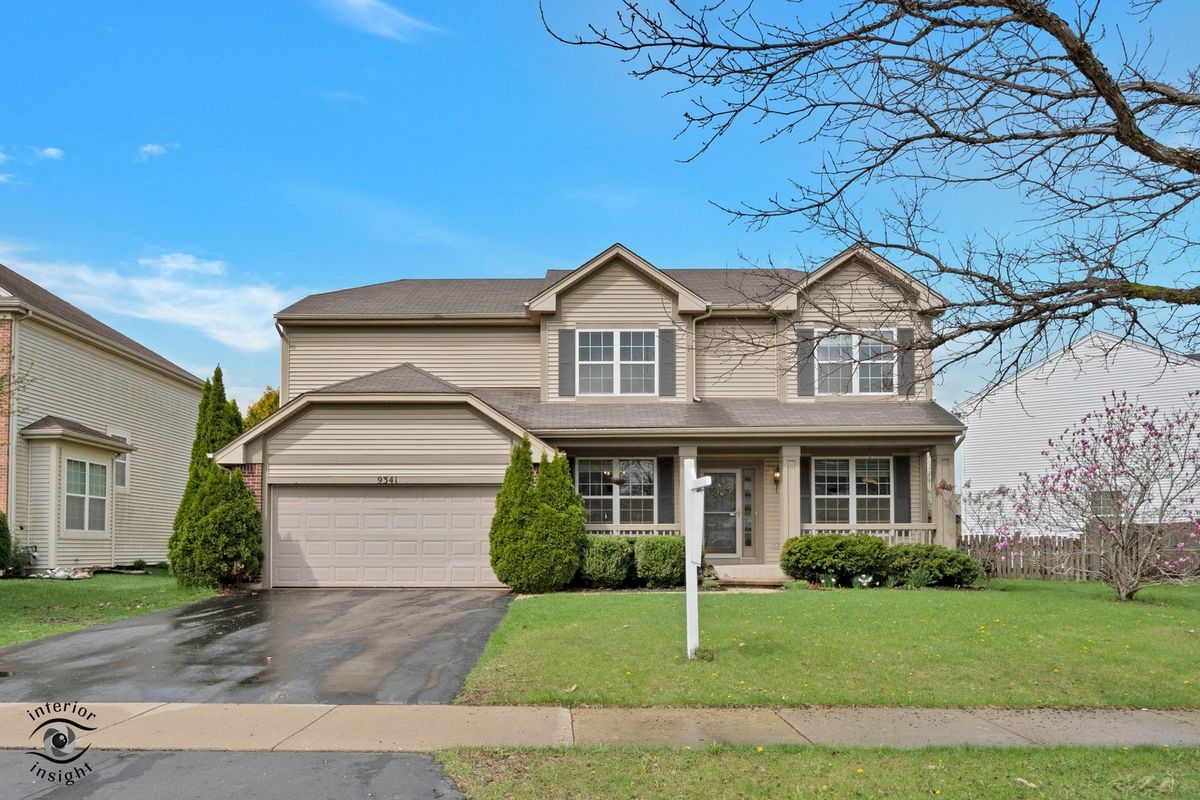 9341 Diana Lane, Huntley, IL 60142