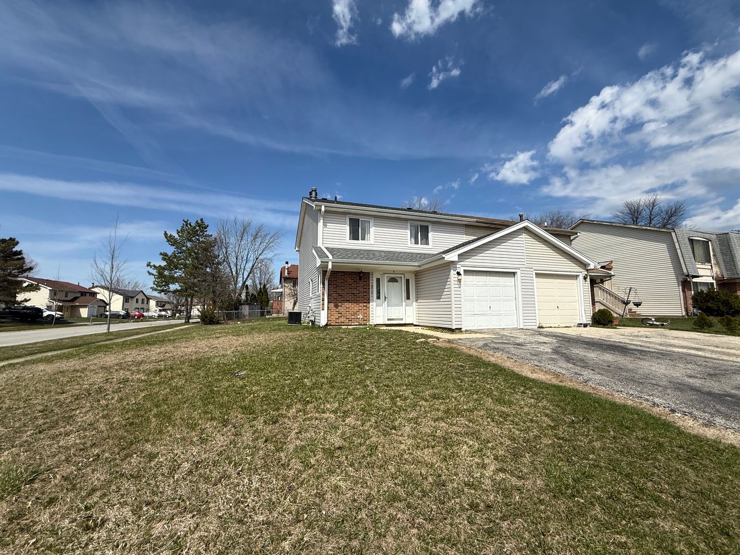 1874 WINDWARD Lane — Hanover Park, IL 60133