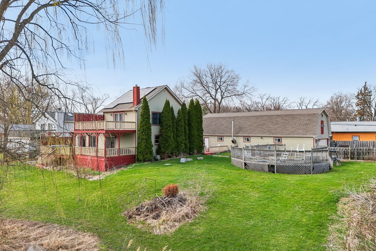 27884 Riverside Drive, Antioch, IL 60002