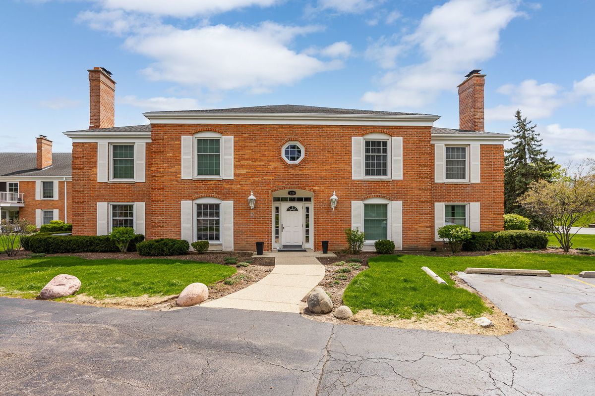 120 Carriage Way Drive, Burr Ridge, IL 60527