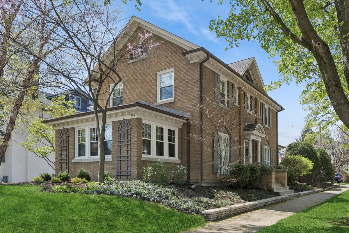 752 Lathrop Avenue, River Forest, IL 60305