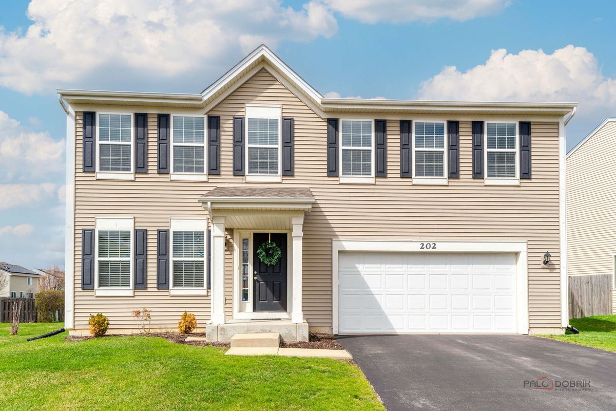 202 Minuet Circle, Volo, IL 60073