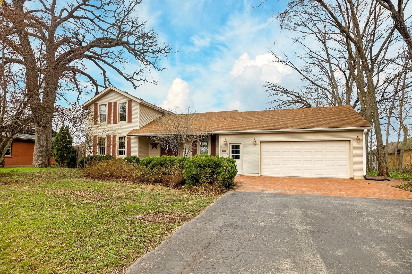 127 W RIVER Street — Rockton, IL 61072