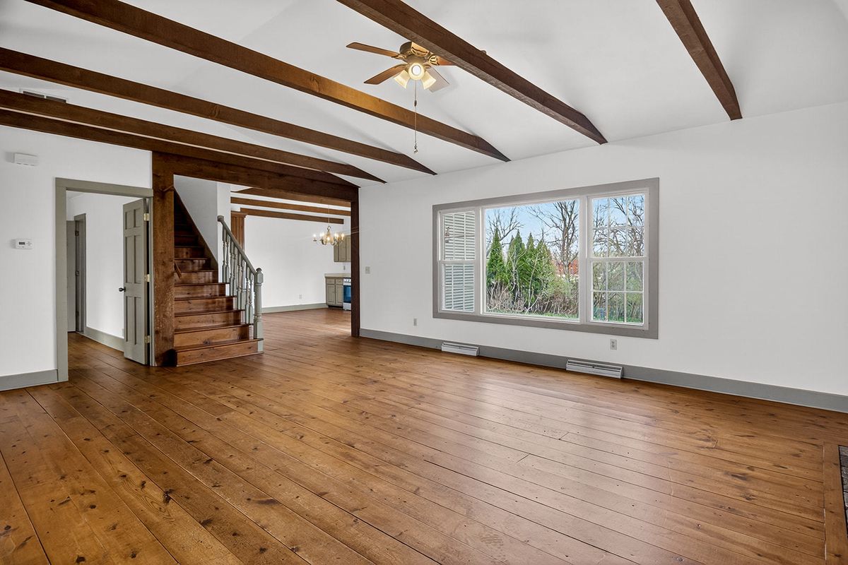 127 W RIVER Street, Rockton, IL 61072