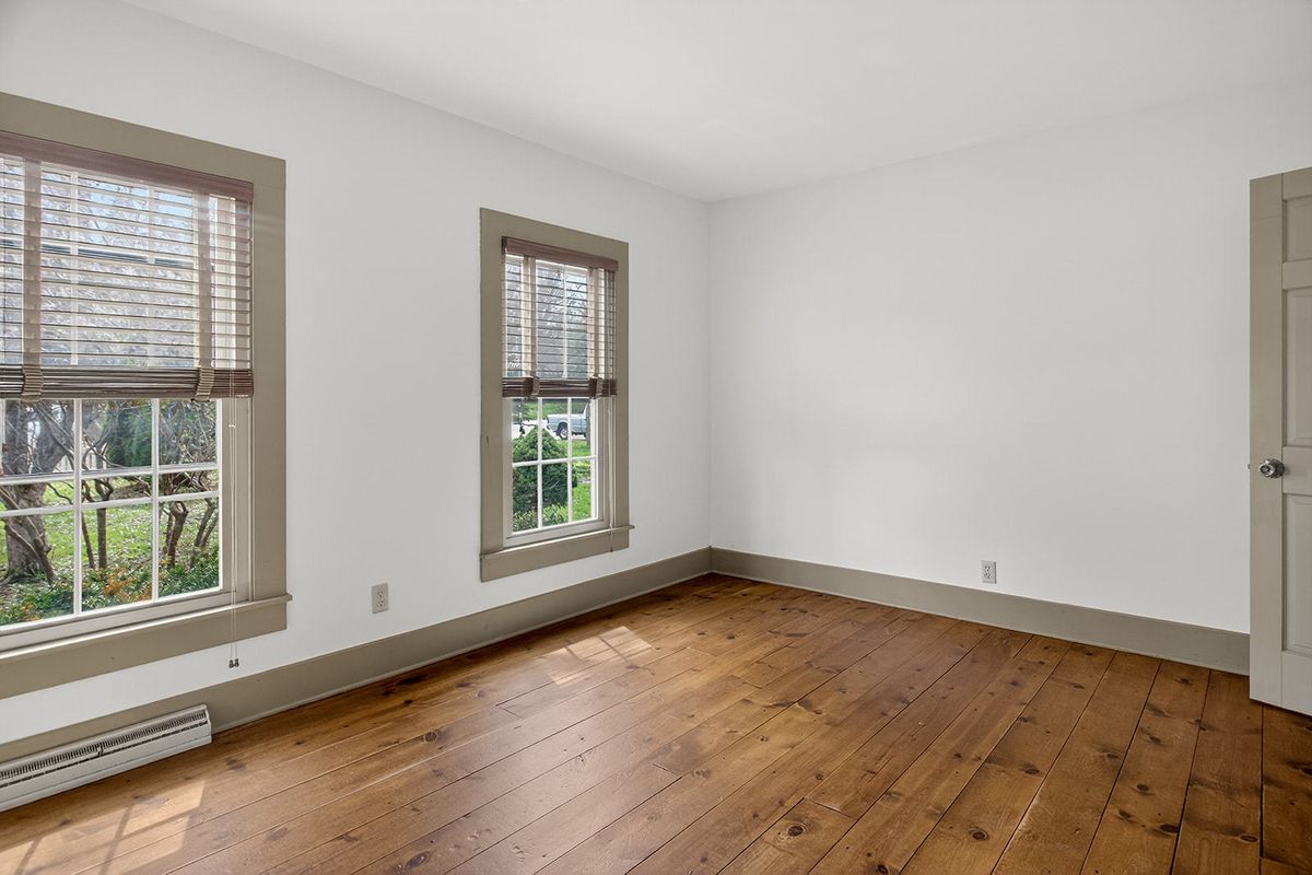 127 W RIVER Street, Rockton, IL 61072