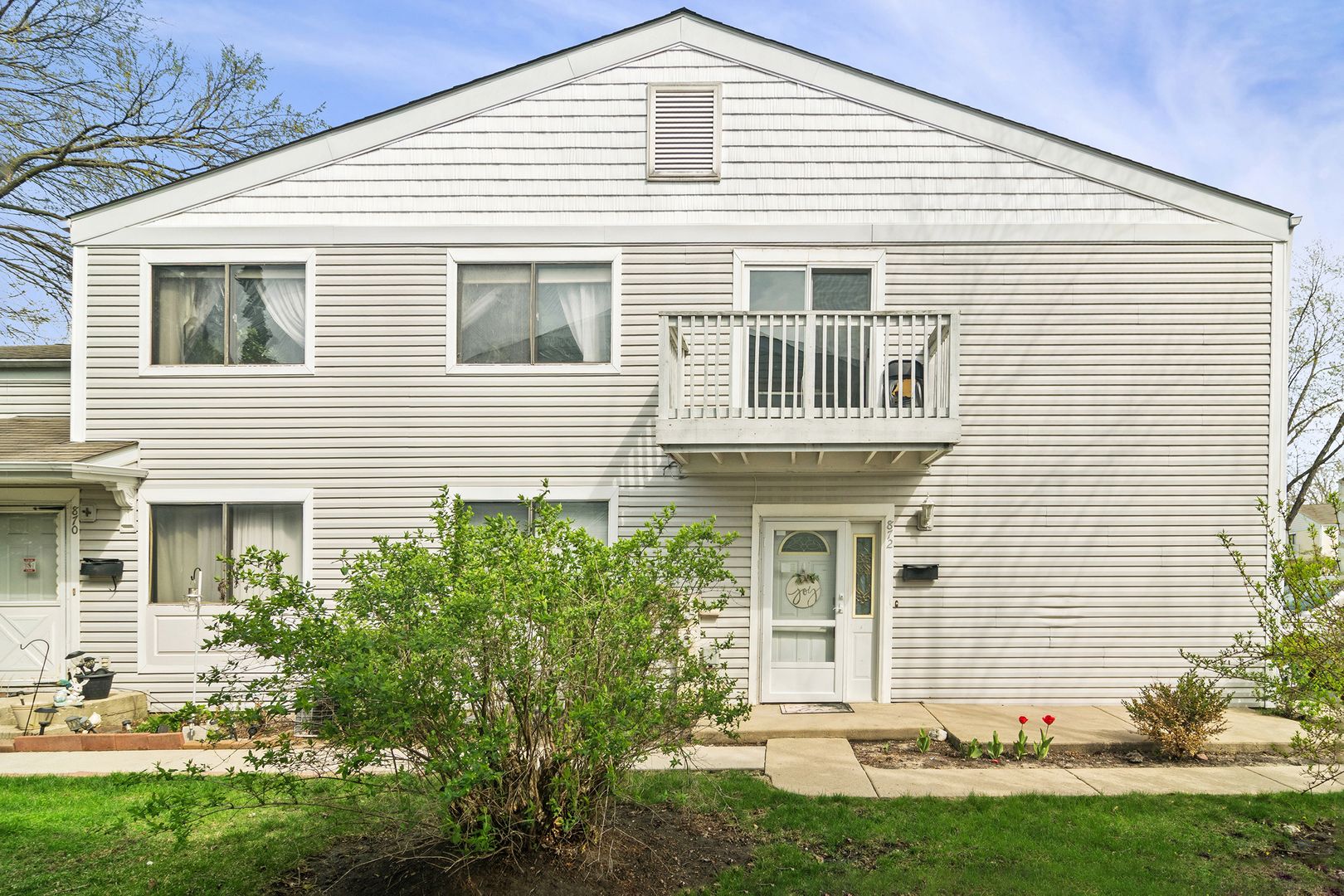 872 Cambridge Place #126D — Wheeling, IL 60090