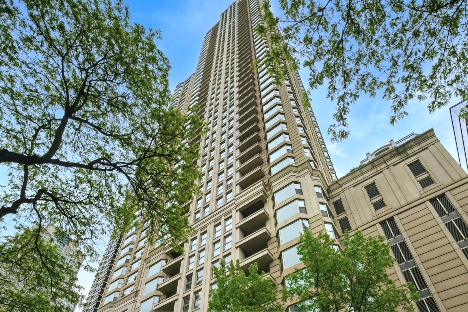 25 E Superior Street #1801 — Chicago, IL 60611