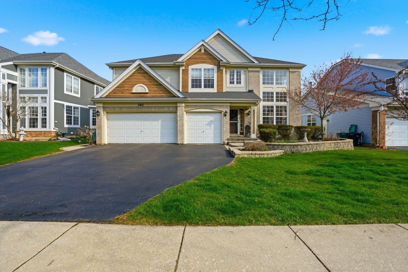 392 E 17th Place — Lombard, IL 60148