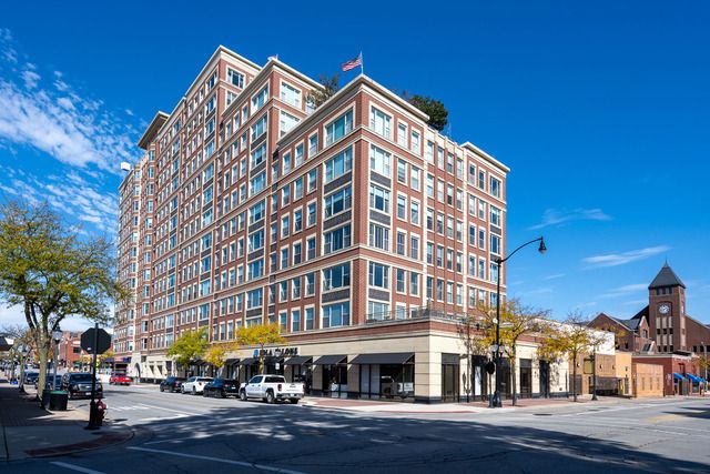 77 S EVERGREEN Avenue #1104 — Arlington Heights, IL 60005