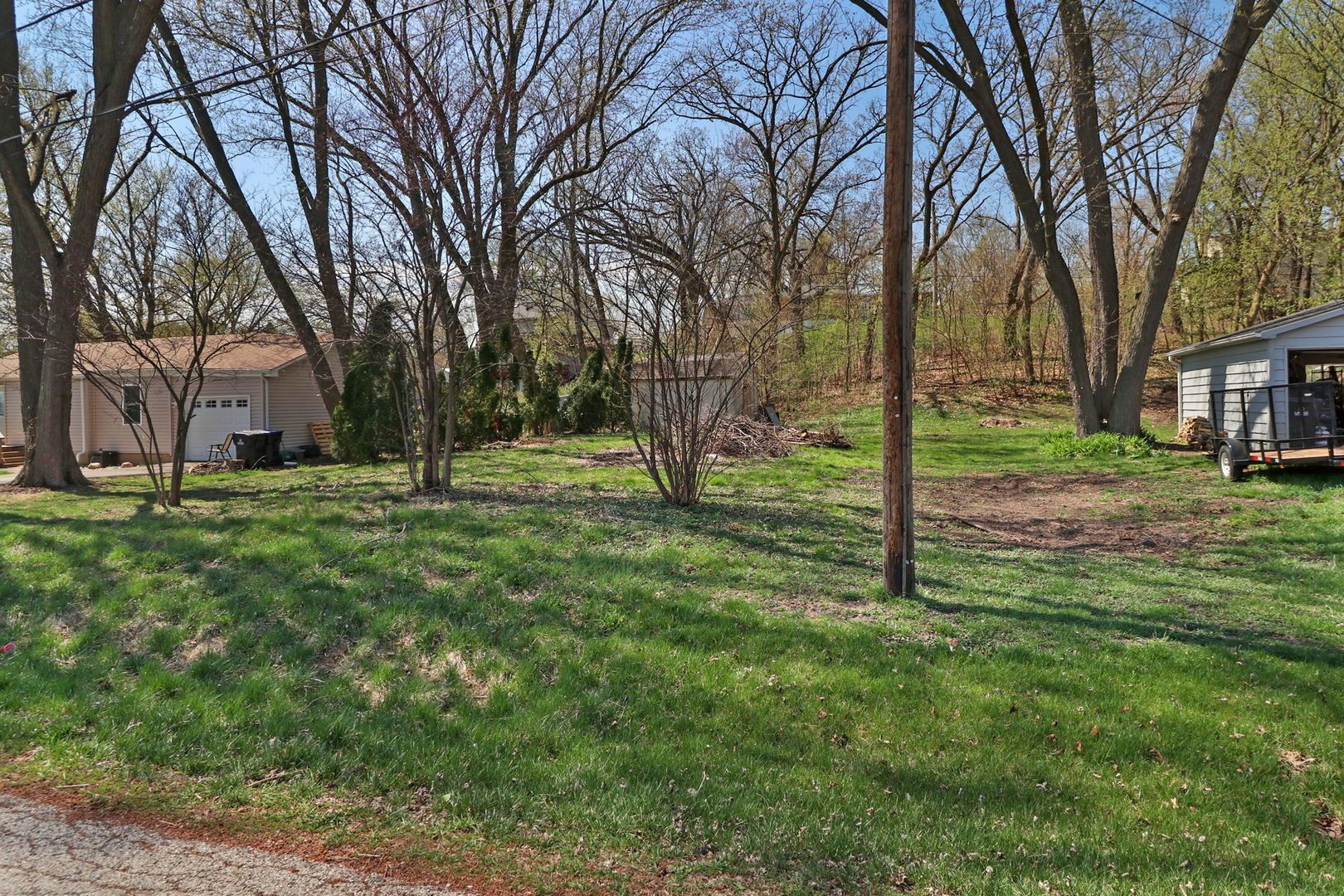 5207 N Lake Street — McHenry, IL 60050