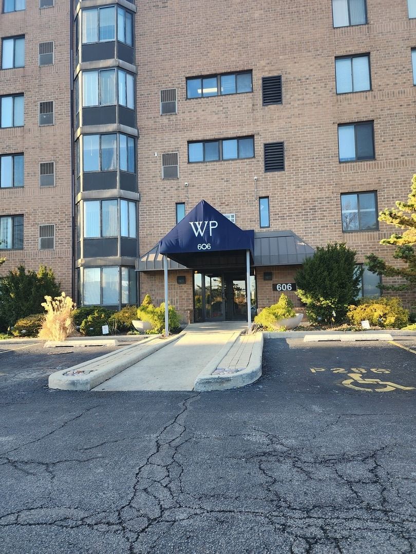 606 E Woodland Park Avenue #301 — Chicago, IL 60616