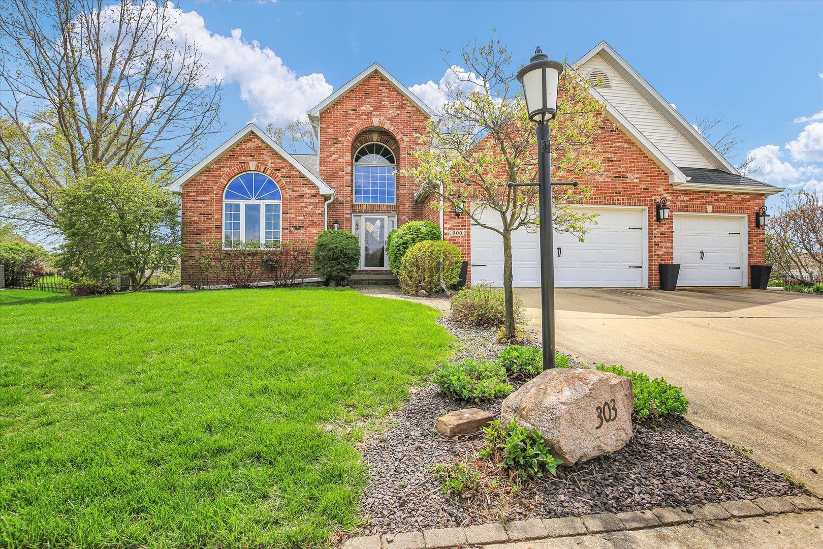 303 Orchard Drive — Mahomet, IL 61853