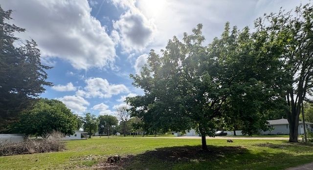211 S Appleton Avenue, Amboy, IL 61310