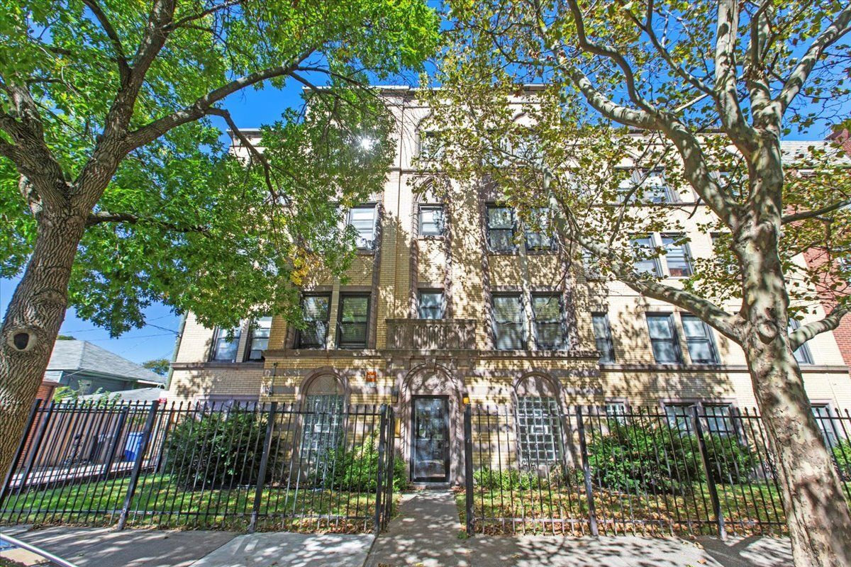 1934 E 74th Street #GDN — Chicago, IL 60649