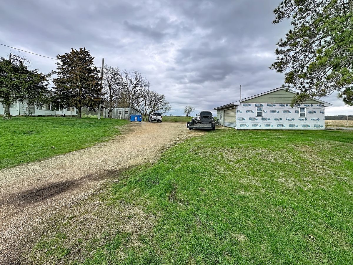 12694 Meredosia Road, Albany, IL 61230