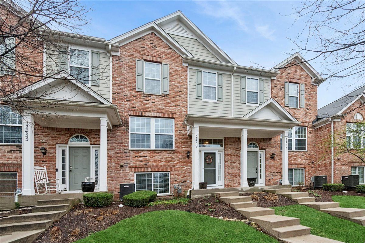 2459 Anna Way — Elgin, IL 60124