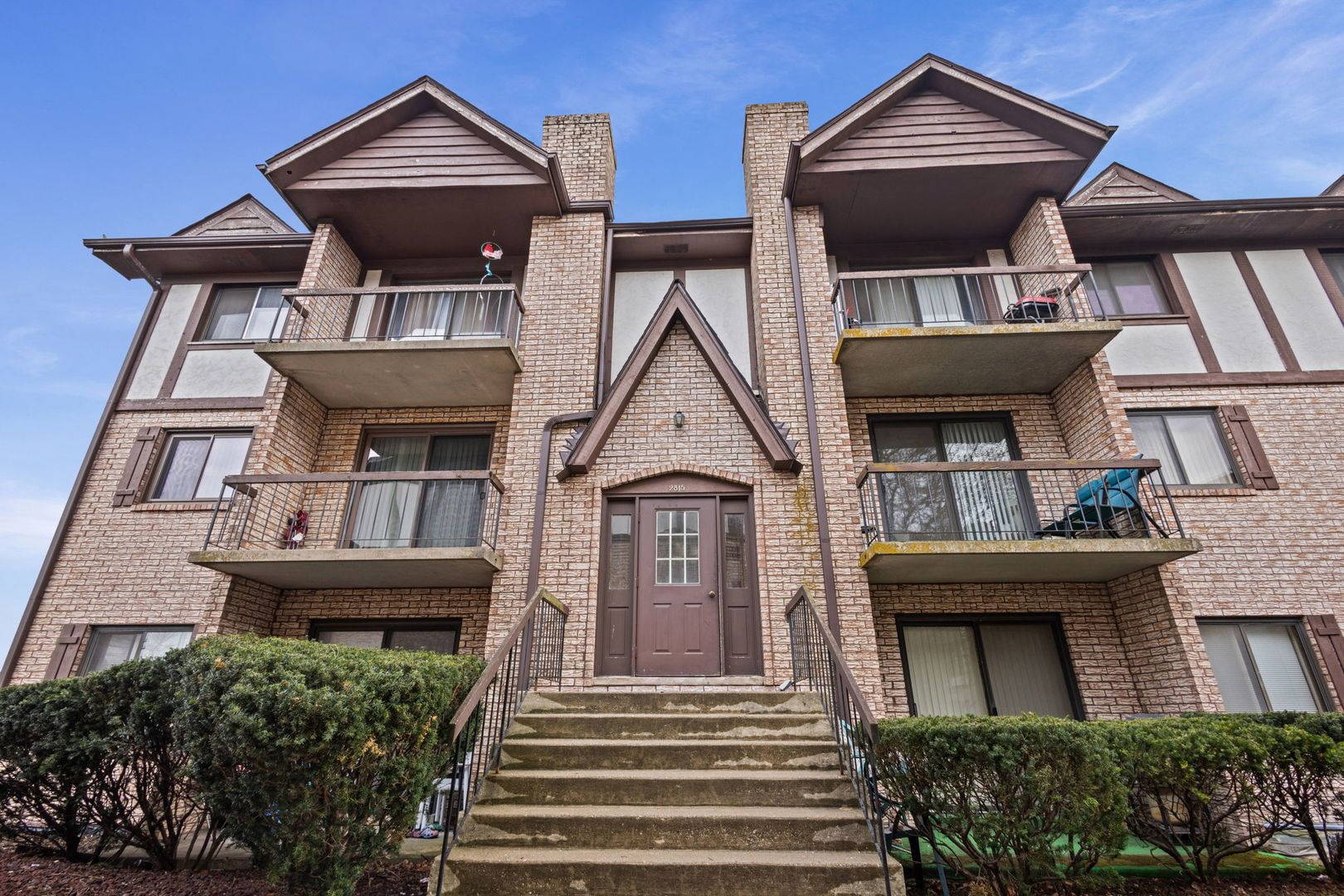 2815 Glenwood Lansing Road #205 — Lynwood, IL 60411