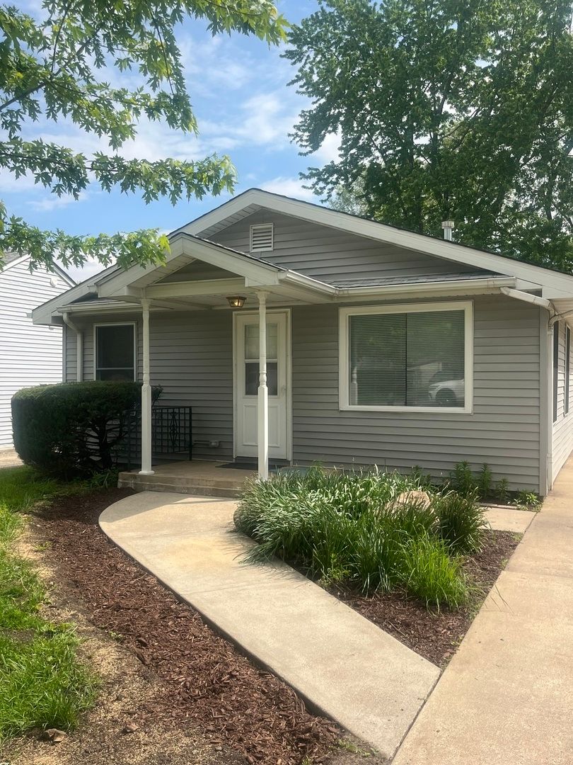 208 Independence Avenue, Joliet, IL 60433