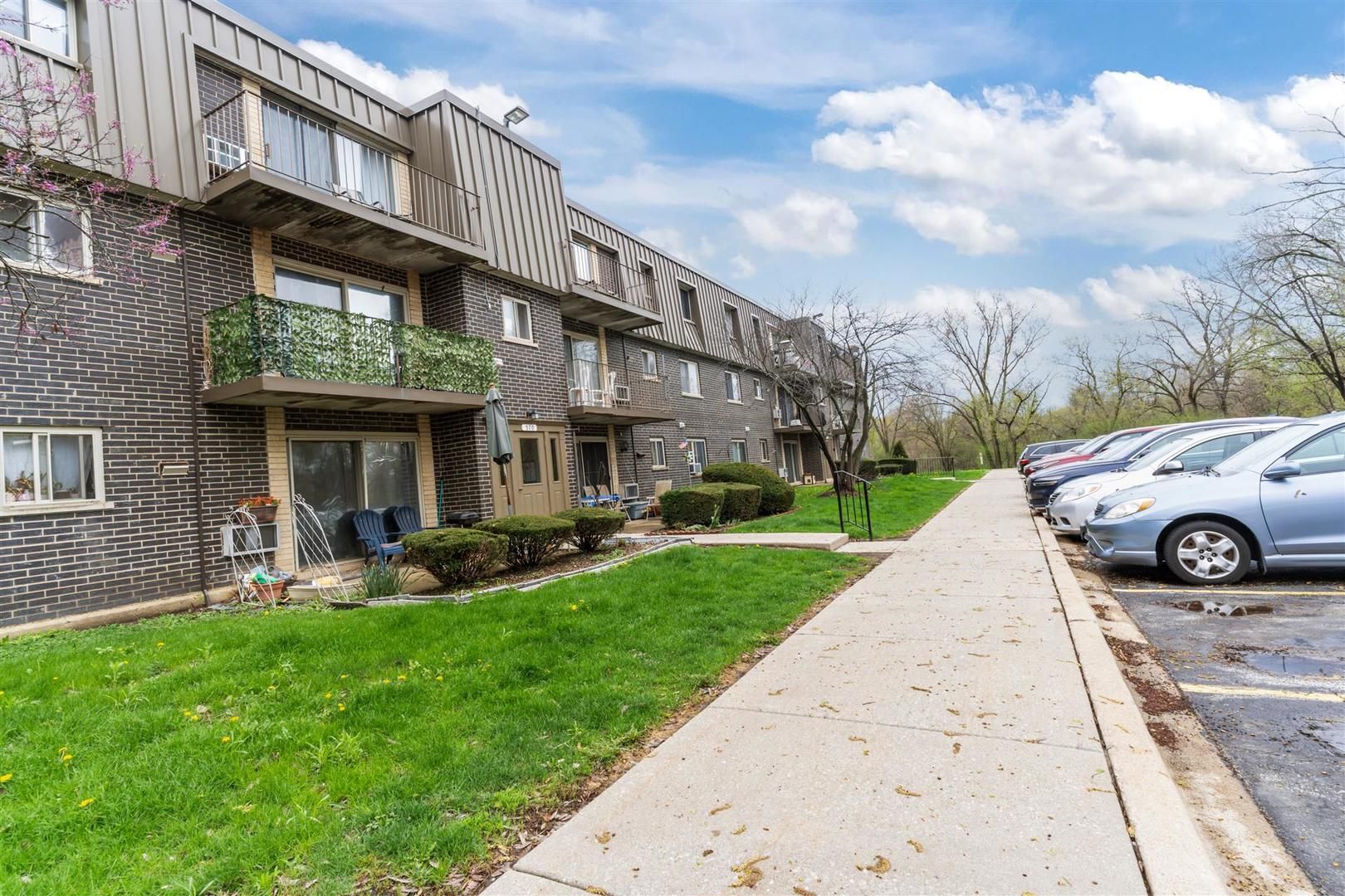 570 Fairway View Drive #3H — Wheeling, IL 60090