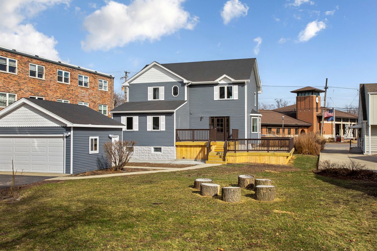 606 York Street, Elmhurst, IL 60126