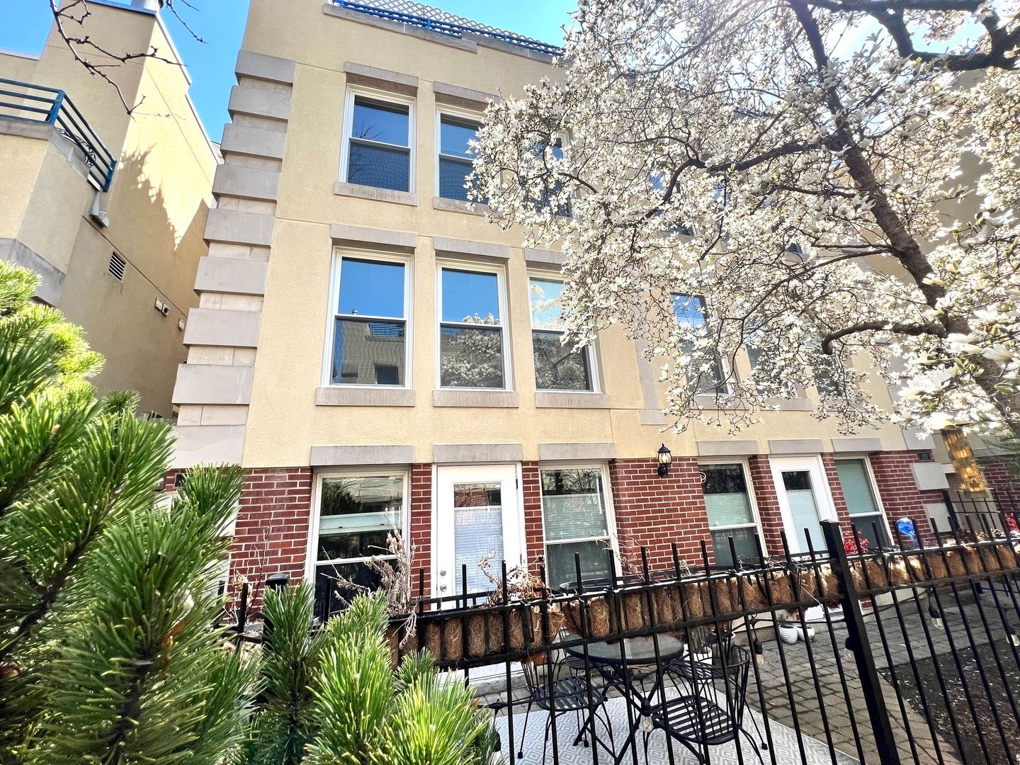 1176 S Plymouth Court #1NW — Chicago, IL 60605