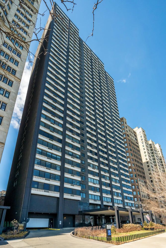 1440 Lake Shore Drive, Chicago, IL 60610