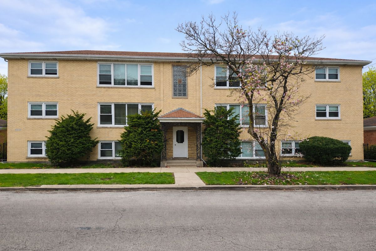 5834 Montrose Avenue, Chicago, IL 60634