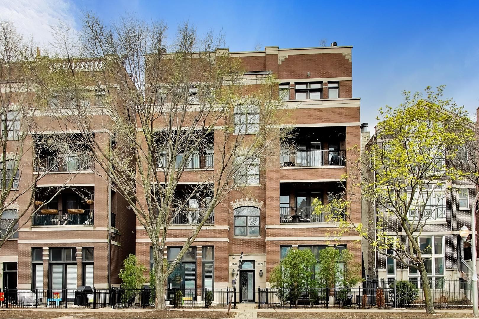 3028 N SHEFFIELD Avenue #4S — Chicago, IL 60657