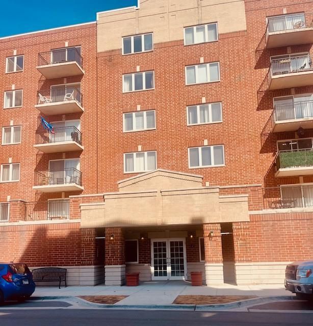 3303 Grove Avenue #306 — Berwyn, IL 60402