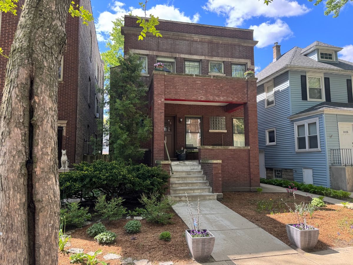 1423 Hollywood Avenue, Chicago, IL 60660