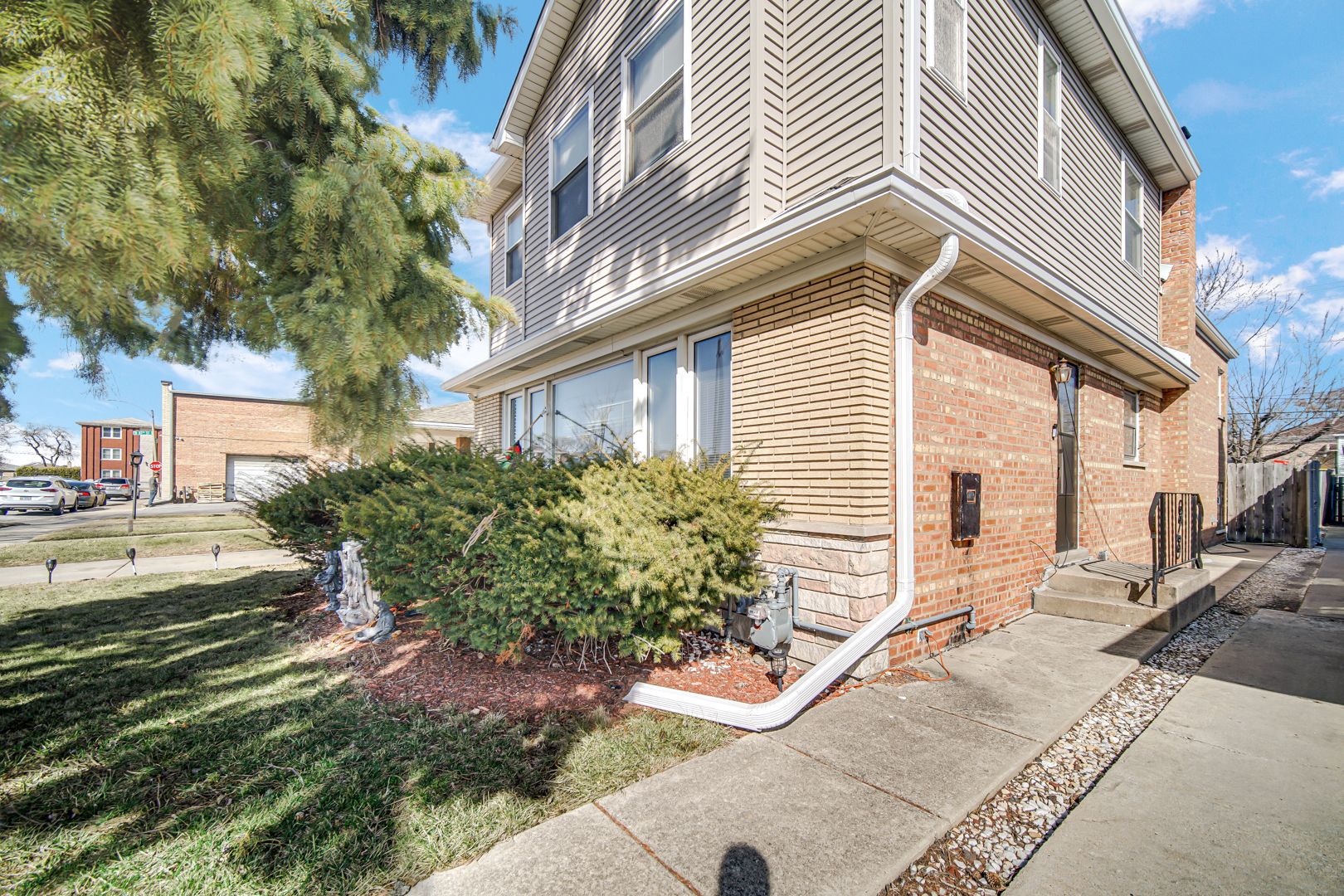 8713 S Washtenaw Avenue — Evergreen Park, IL 60805