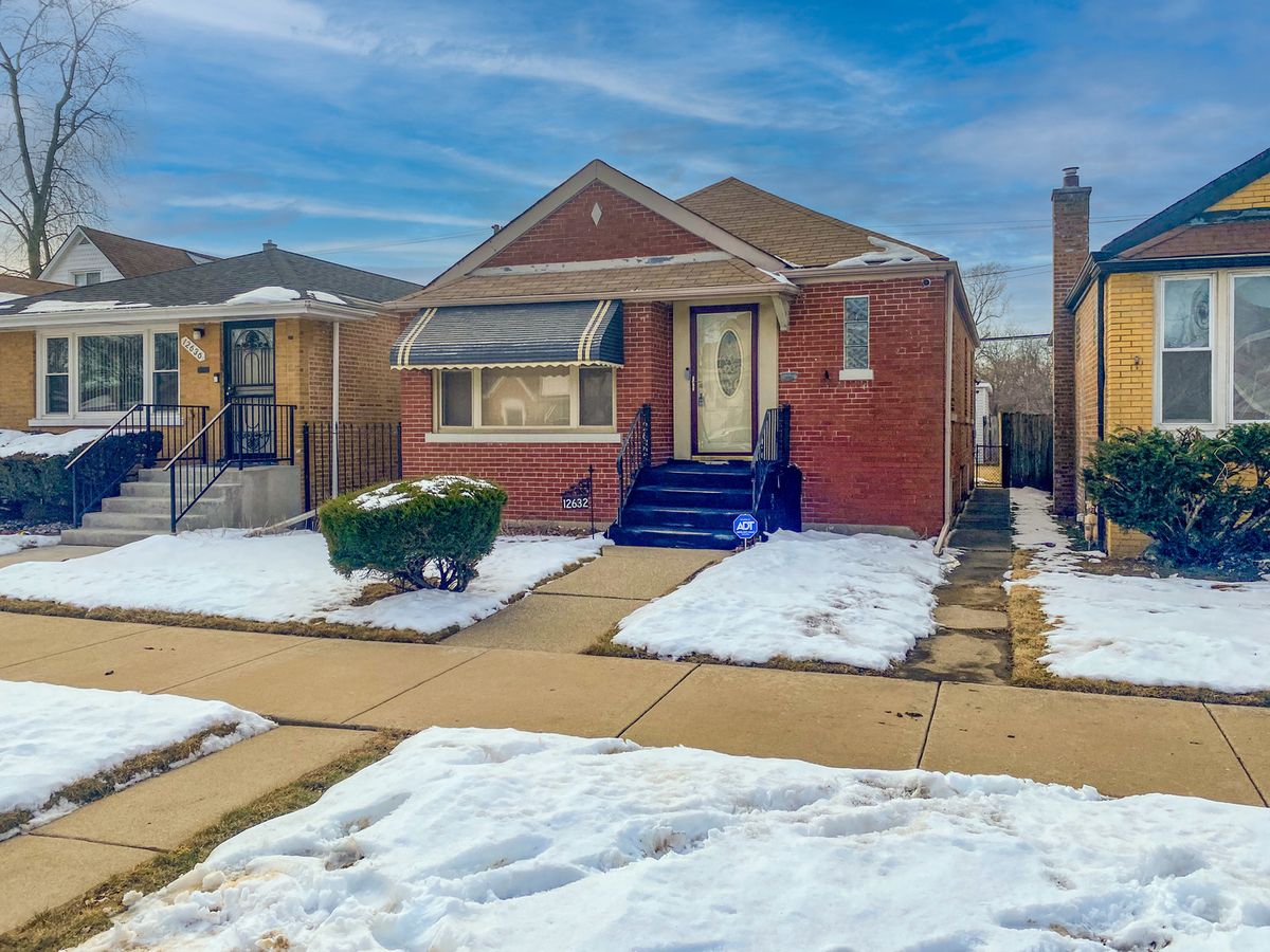 12632 Emerald Avenue, Chicago, IL 60628