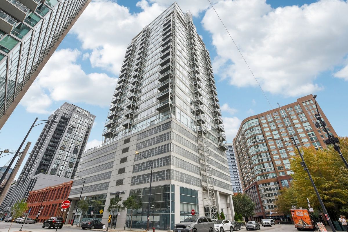 653 Kingsbury Street, Chicago, IL 60610