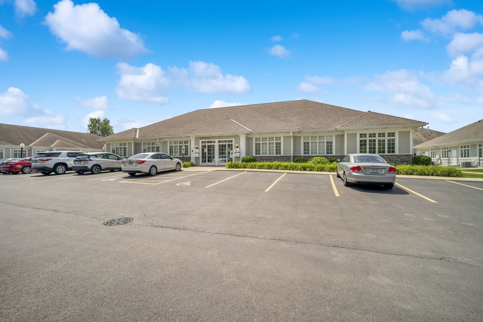 710 Fox Glen Court — Barrington, IL 60010