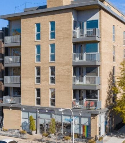 3301 Sheffield Avenue, Chicago, IL 60657