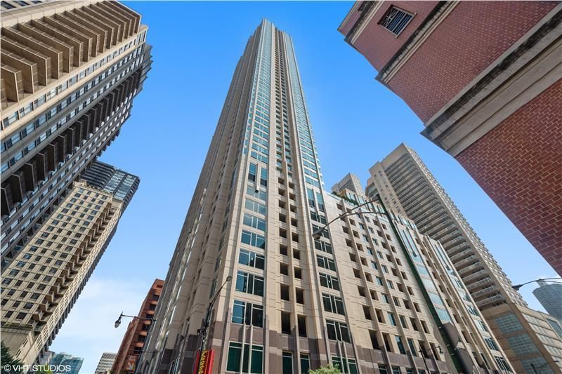 33 W ONTARIO Street #32C — Chicago, IL 60654