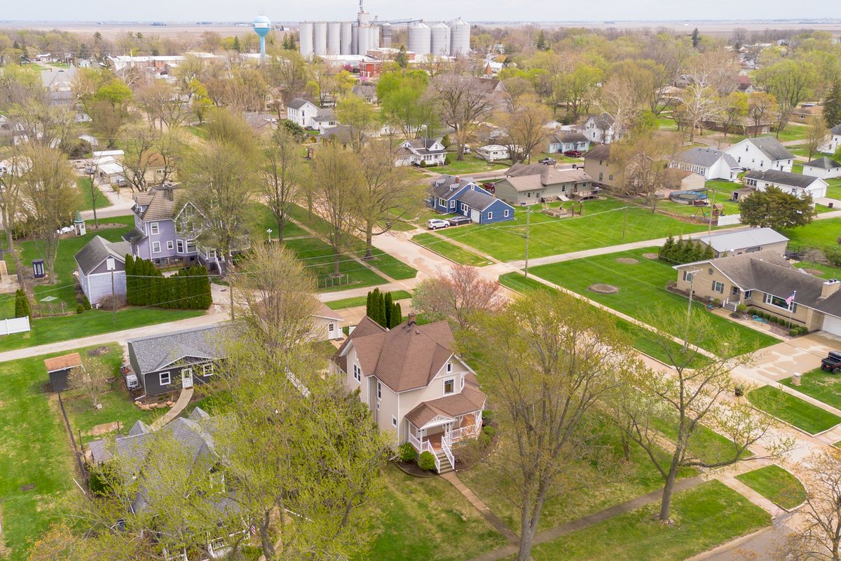 408 W First North Street, Wenona, IL 61377
