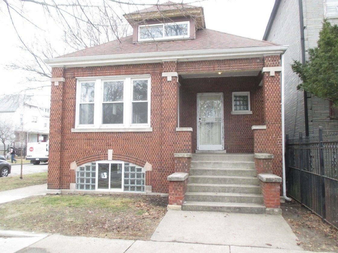 3025 E 80th Place — Chicago, IL 60617