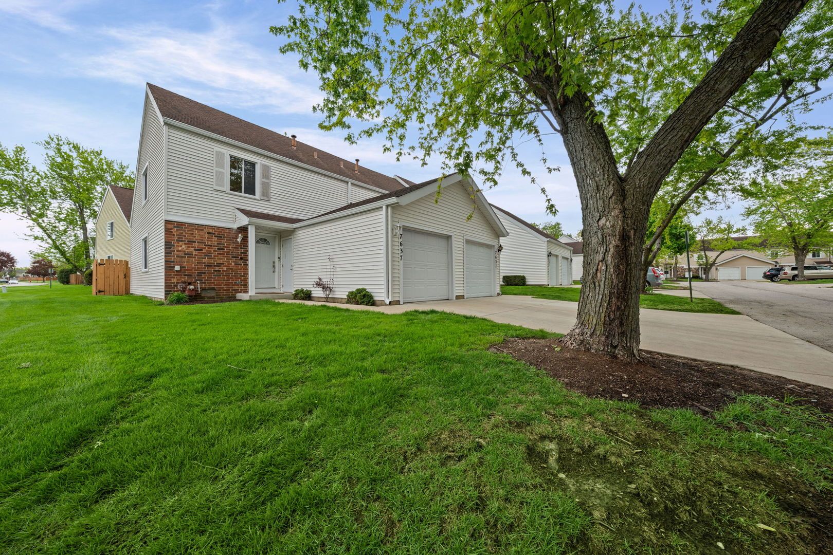7637 Crescent Way — Hanover Park, IL 60133