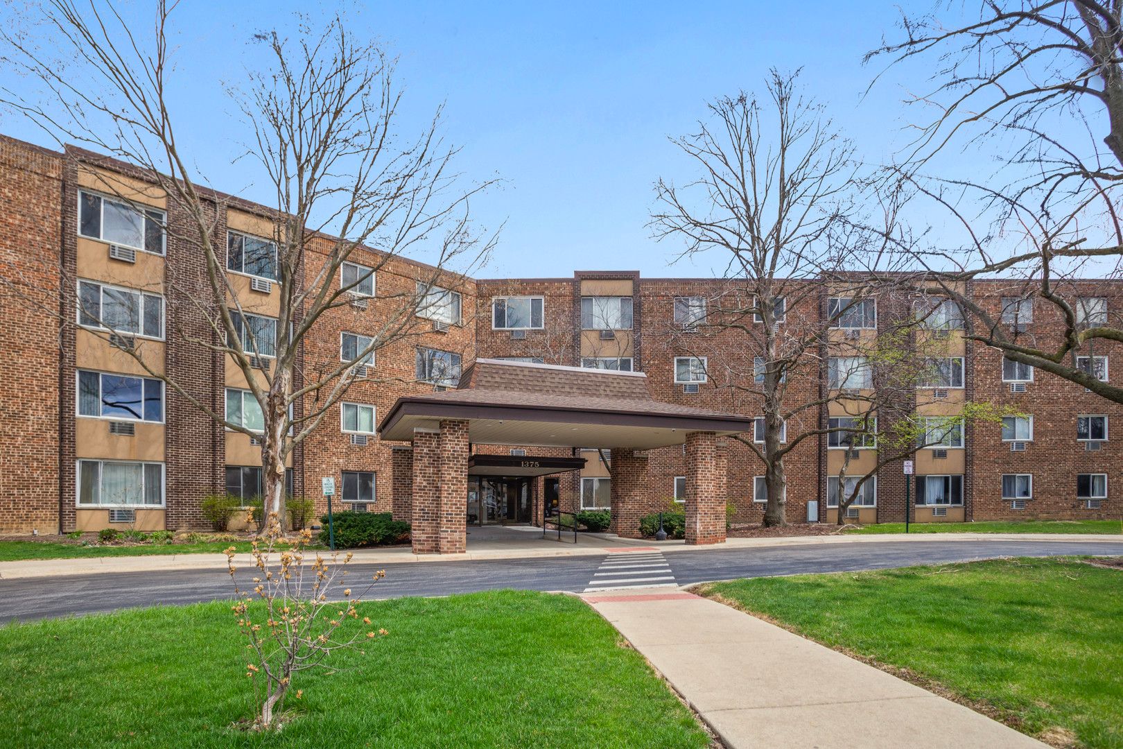 1375 Rebecca Drive #408 — Hoffman Estates, IL 60169