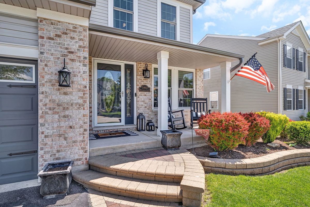 1002 Butterfield Circle E, Shorewood, IL 60404