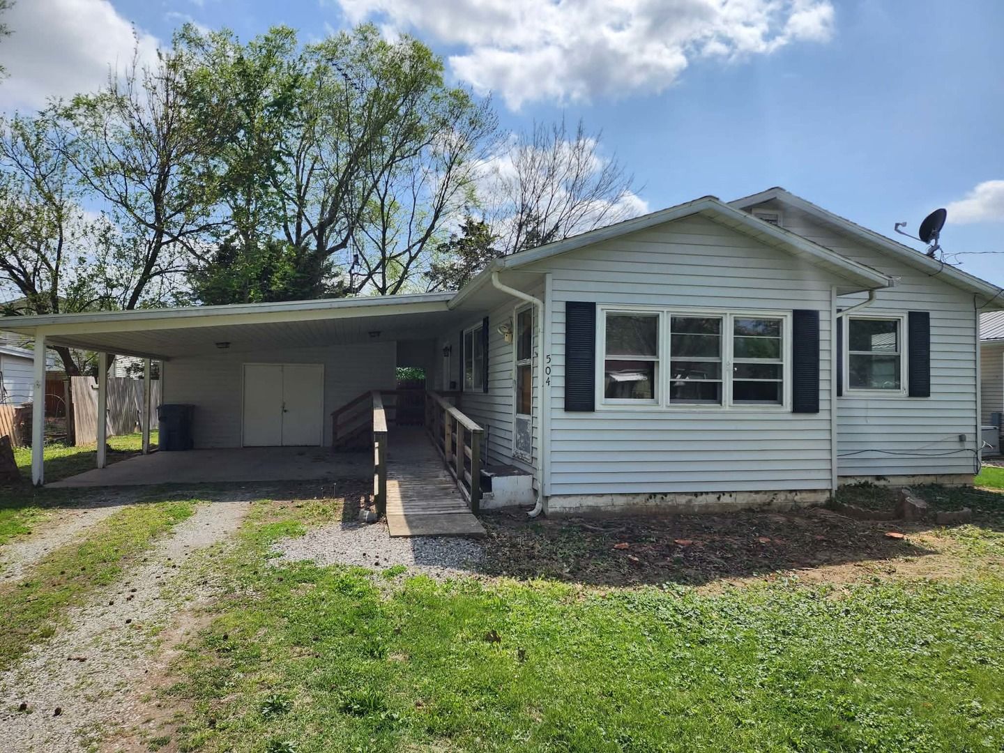 504 W 5th Street — Benton, IL 62812