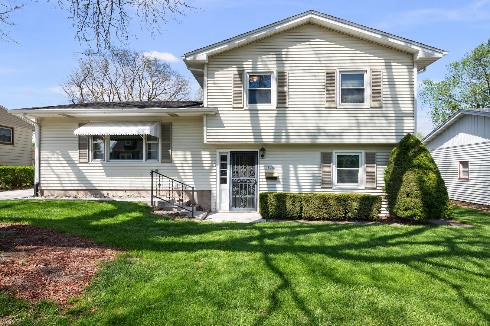 3216 W Dover Court — Davenport, IA 52084