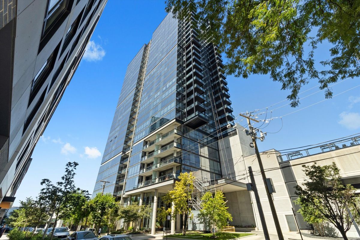 860 Blackhawk Street, Chicago, IL 60642