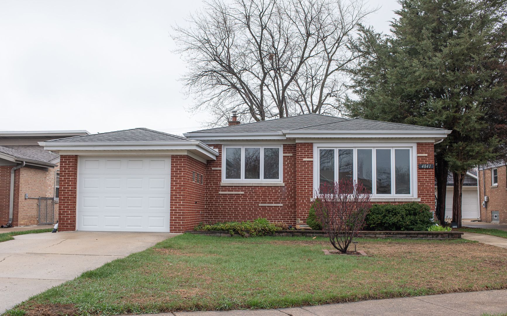 4841 Lamb Drive — Oak Lawn, IL 60453