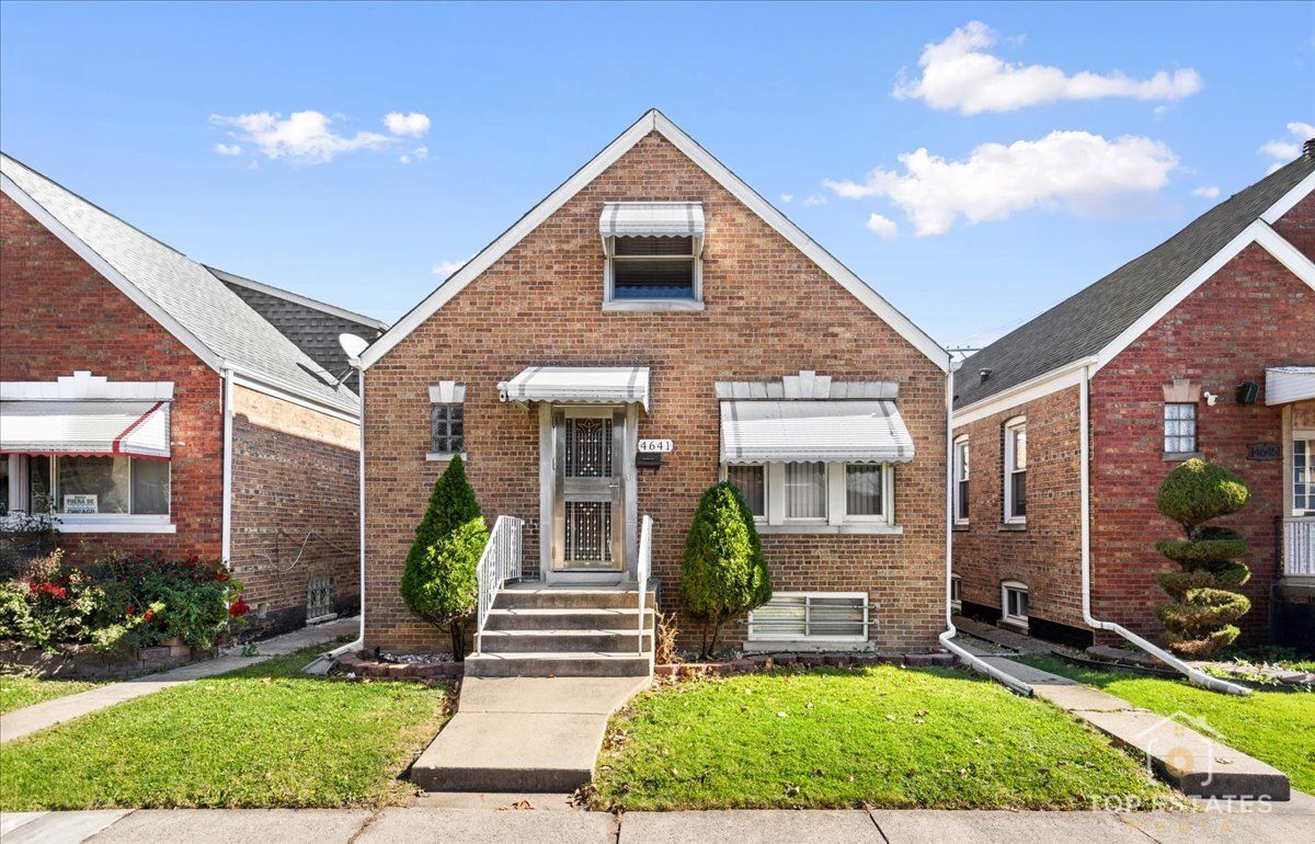 4641 S TRUMBULL Avenue — Chicago, IL 60632