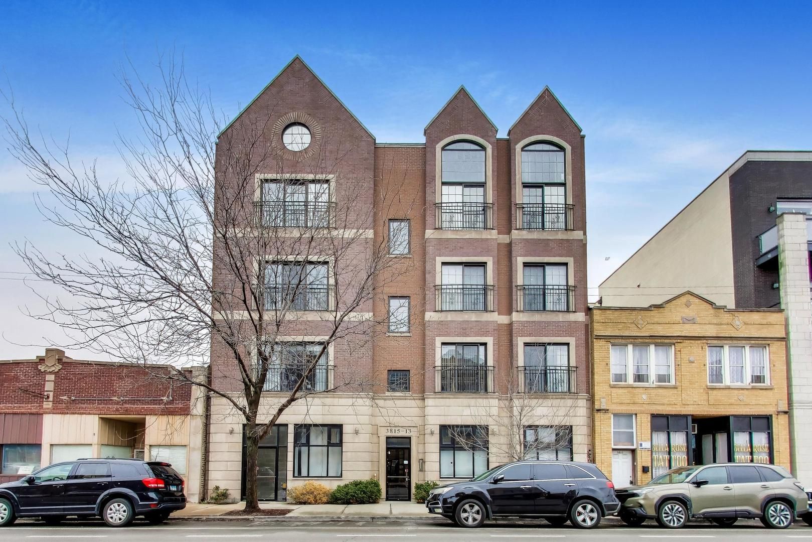 3815 Kedzie Avenue — Chicago, IL 60618